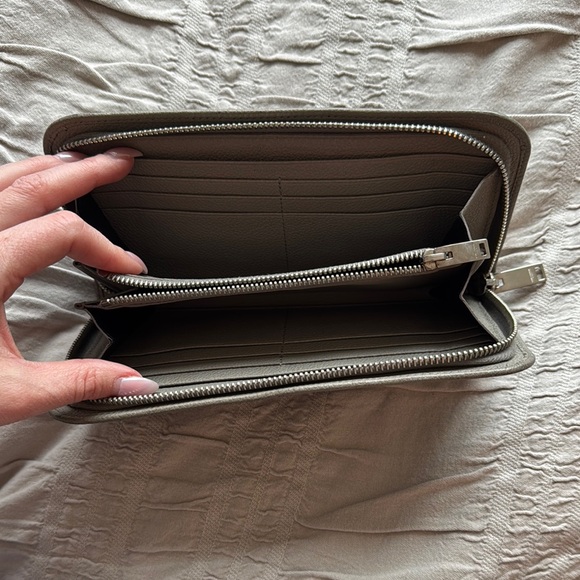 Saint Laurent Gray Pebbled Leather wallet - Picture 3 of 3